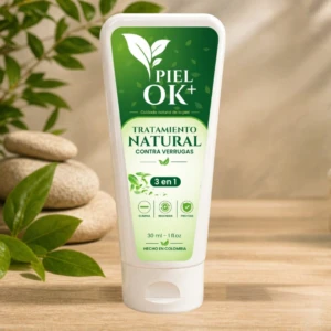 Tubo blanco de 30 ml de tratamiento natural contra verrugas de la marca Piel Ok, con etiqueta verde y detalles en hojas, sobre madera con piedras y plantas al fondo.