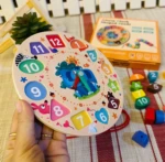 Reloj educativo de madera con bloques numerados y figuras, ideal para desarrollar motricidad fina y reconocimiento temprano de la hora en niños.