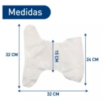 Pañal de tela ajustable blanco, con medidas de 32 cm de largo y 24 cm de ancho en la parte trasera, ideal para proteger la piel sensible del bebé.