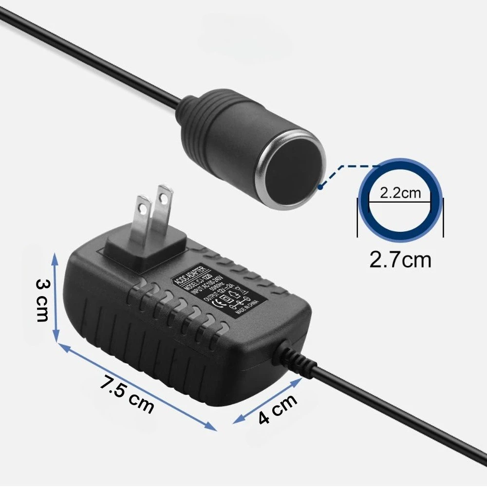 Adaptador de pared a puerto de auto negro, con enchufe tipo A y conector cilíndrico de 2.7 cm de diámetro exterior, 2.2 cm interior; dimensiones totales 7.5 x 4 x 3 cm.