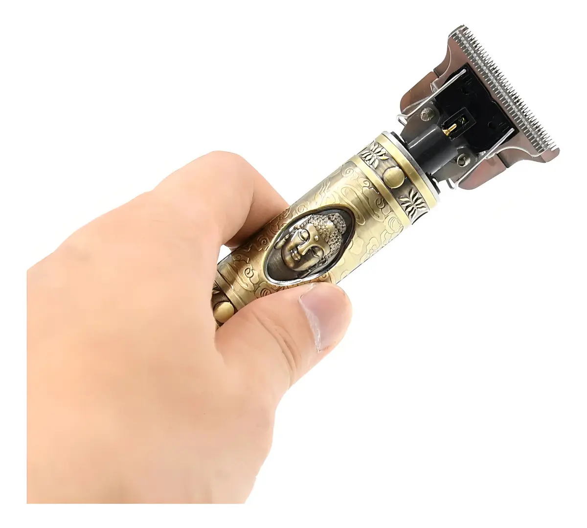 Máquina de afeitar eléctrica WS-T99 con diseño ornamental dorado y relieve de Buda, sostenida en mano para mostrar su acabado metálico y cabezal de corte.