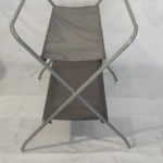 Soporte bañera ballena plegable con base metálica y tela gris, diseñado para elevar la tina y facilitar el baño del bebé.