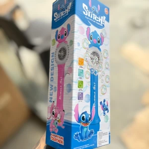 Caja del burbujero interactivo Stitch de Disney, mostrando la versión rosa con diseño de Angel y la azul con Stitch, ambas con burbujas flotantes y sonido.