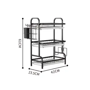 Estante escurridor cocina de tres niveles en color negro, con medidas de 61 cm de alto, 42 cm de ancho y 23.5 cm de profundidad, diseñado para organizar y secar vajilla.
