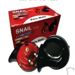 Pito corneta SNAIL Euro Mate en caja roja, con unidad roja y negra visible, para alerta en tráfico denso.