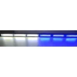 Barra secuencial estroboscópica LED Raptor de 18 pulgadas, con luces blancas y azules activas, montada en superficie oscura.