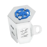 Protector bomba freno trasero Xtz 250 en acero inoxidable con tapa hexagonal y disco azul, diseñado para evitar impactos y corrosión en chasis.
