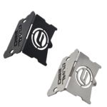 Protector en acero inoxidable con logotipo calado CF Dual 250 en acabado negro y plateado