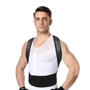 Modelo usando el corrector de postura Brace Strap