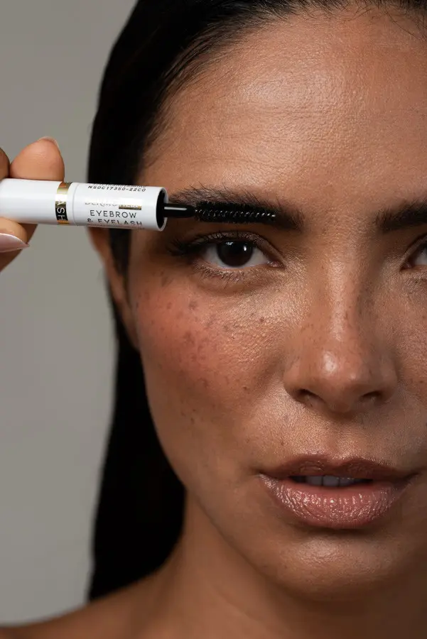 Tratamiento para El Crecimiento de Cejas - Imagen 3