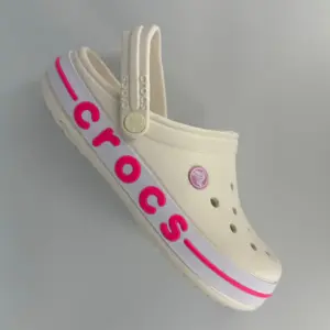 Sandalia Crocs de EVA antideslizante y ligera - Descansa tus pies durante jornadas prolongadas