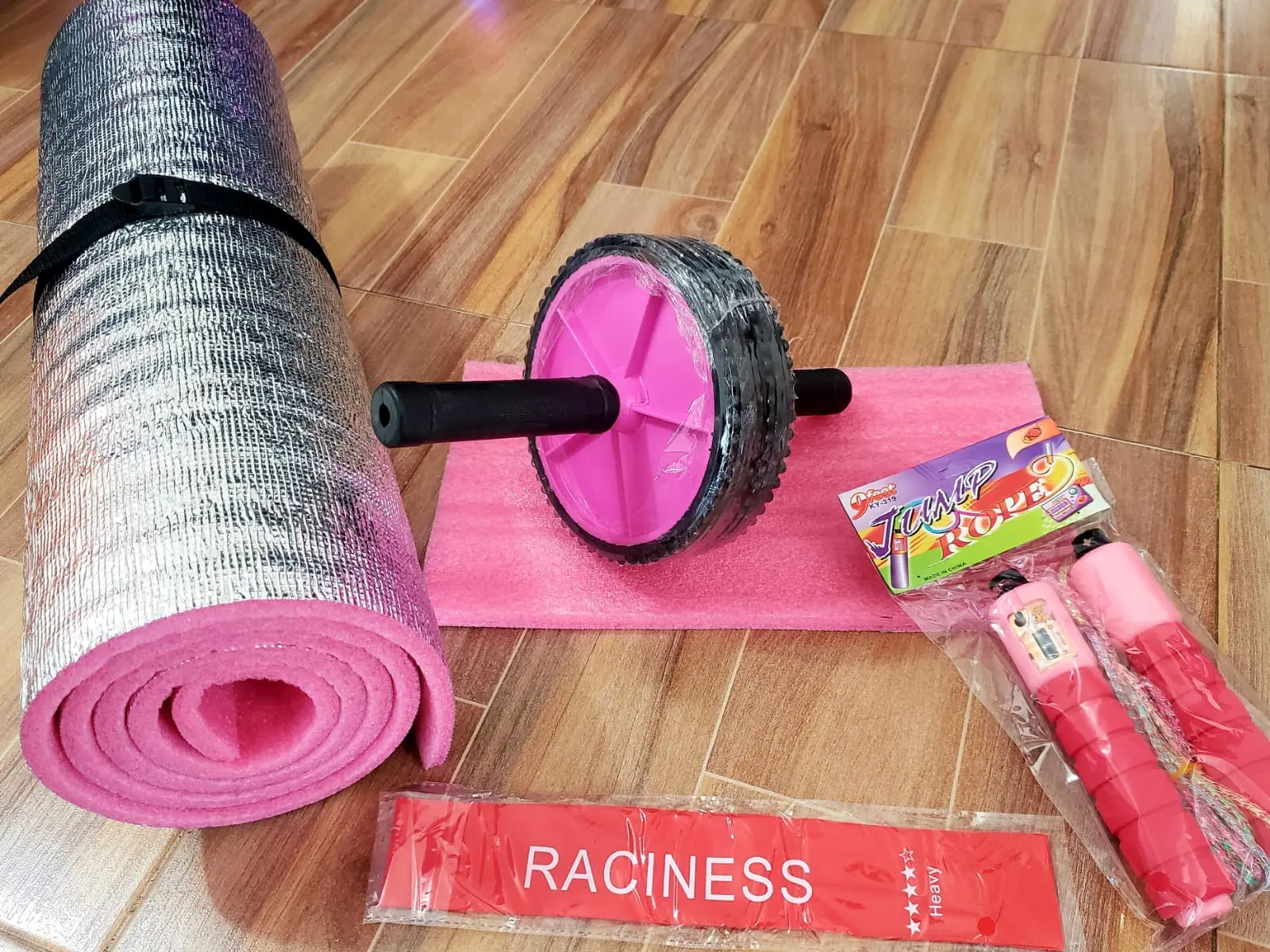 Kit deportivo de entrenamiento en casa con rueda abdominal y colchoneta - Fortalece tu cuerpo y mejora tu resistencia cardiovascular