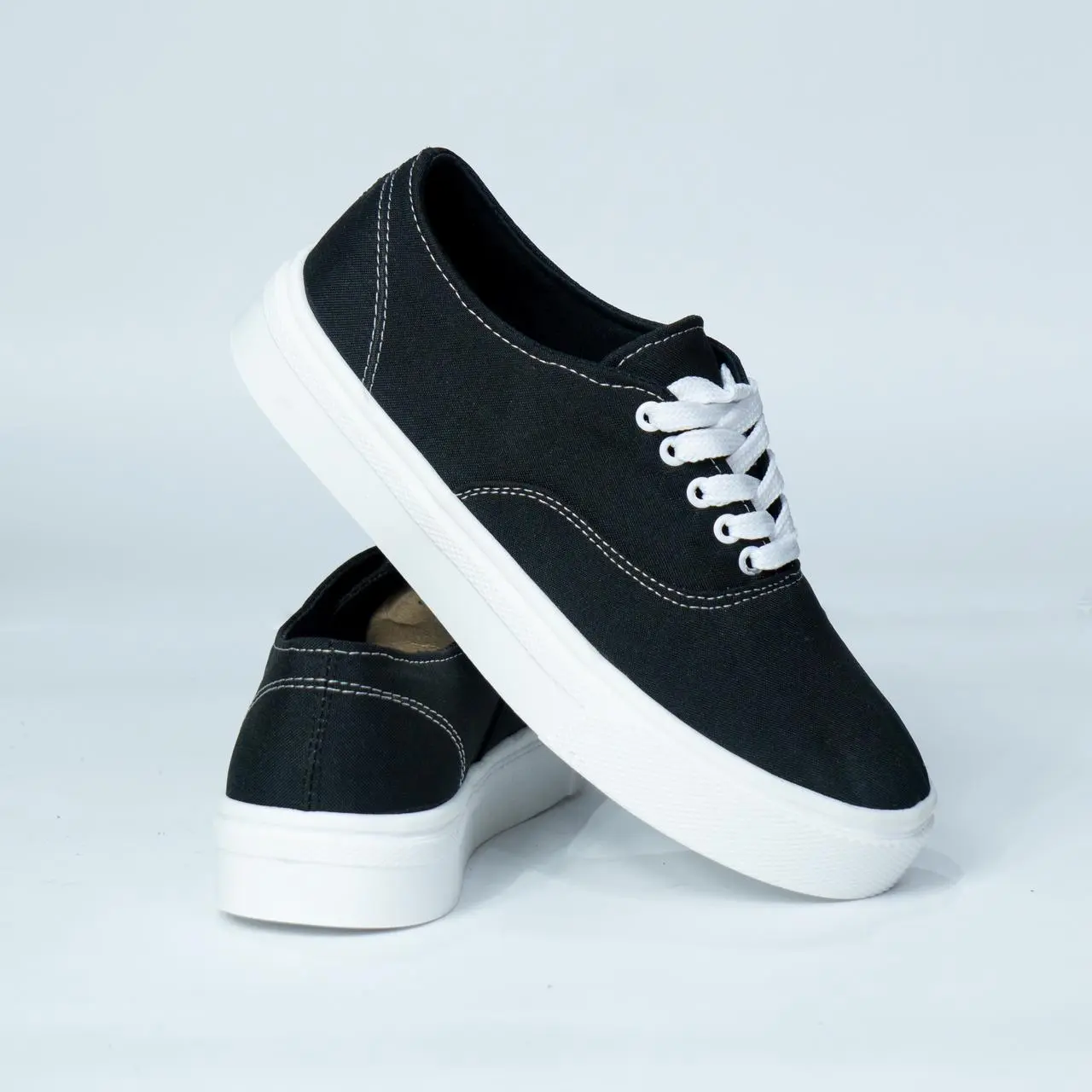 Zapatillas Vans de lona con plataforma alta para adultos - Garantizan comodidad y estilo urbano durante todo el día