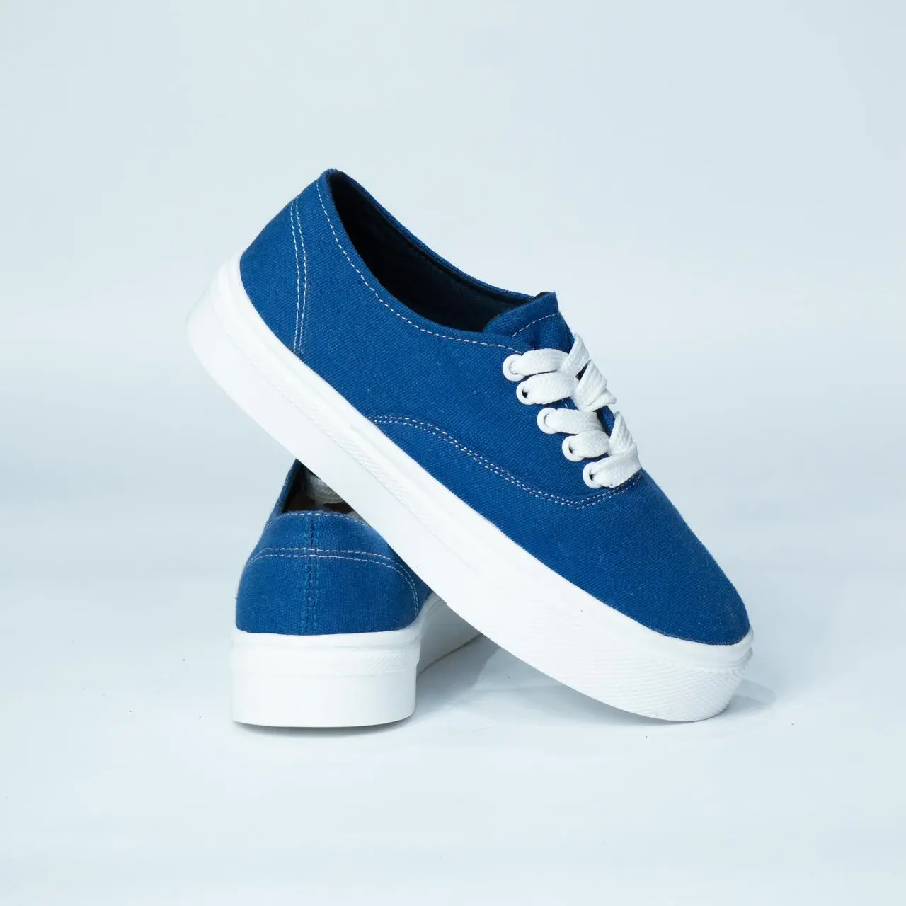 Zapatillas Vans de lona con plataforma alta para adultos - Garantizan comodidad y estilo urbano durante todo el día