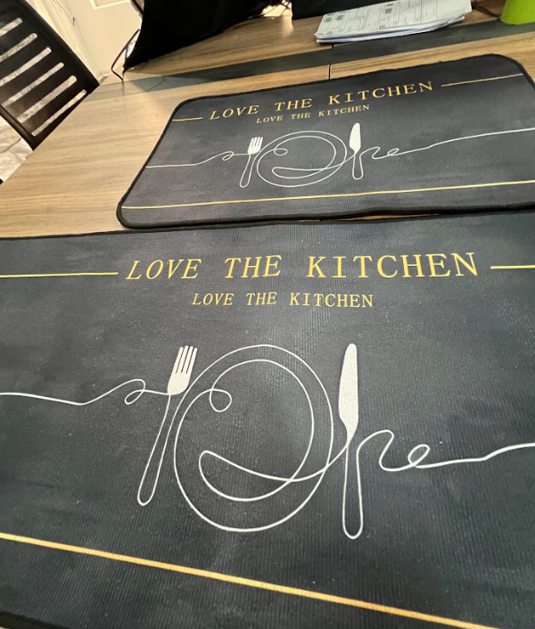 Alfombra para cocina antideslizante Love 05 - Protege tus pisos de salpicaduras mientras reduce la fatiga al cocinar
