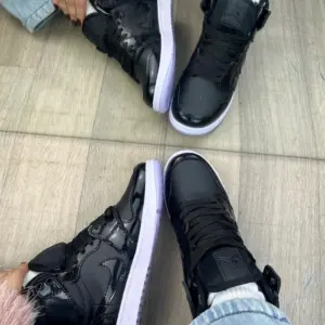 Jordan Negro Brillante Piso Hielo