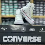 Zapatillas Converse de lona alta para niños en color blanco - brindan estabilidad y comodidad para el uso diario escolar - Imagen 4