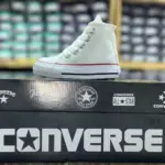 Zapatillas Converse de lona alta para niños en color blanco - brindan estabilidad y comodidad para el uso diario escolar - Imagen 5