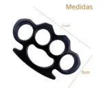 Manopla de acero sólido negro para defensa personal con cuatro orificios, de 11 cm de largo por 6 cm de ancho.