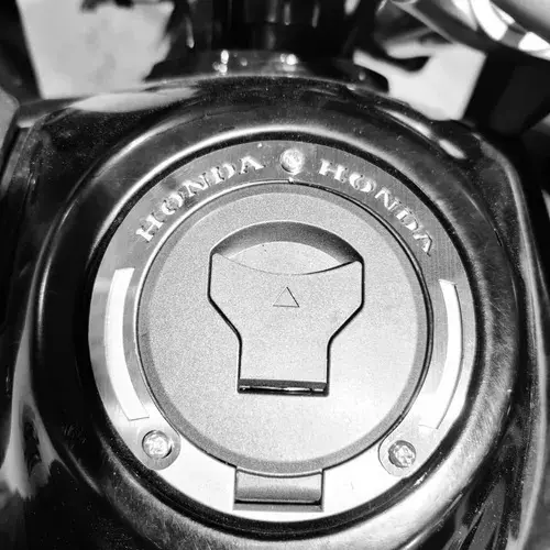 Tapa Gasolina Xre 300 - Imagen 2