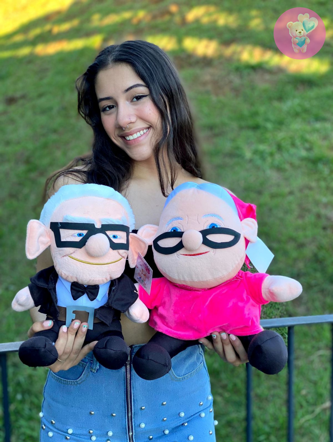 Set de peluches de Carl y Ellie de Up 45 cm - decoran tu hogar con un toque tierno y nostálgico