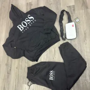 Conjunto y Perchero Boss
