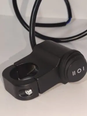 Set x2 Interruptor de manillar para luces auxiliares de moto - Controla la iluminación en ruta con precisión