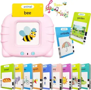Máquina de aprendizaje interactiva rosa con pantalla y tarjetas didácticas de colores con ilustraciones de animales, comida y objetos.