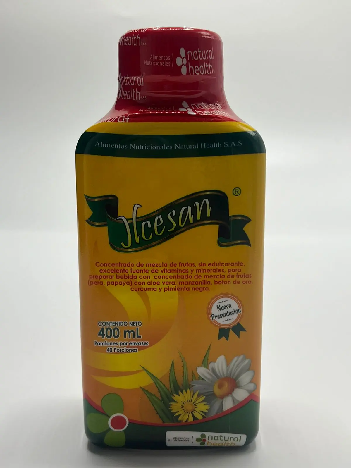 Botella rectangular de 400 ml con líquido concentrado de frutas y extractos botánicos, etiqueta amarilla, verde y roja con ilustraciones de aloe vera y manzanilla