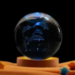 Lámpara LED 3D de cristal con delfines y base de madera - Crea ambientes relajantes en tu hogar - Imagen 3