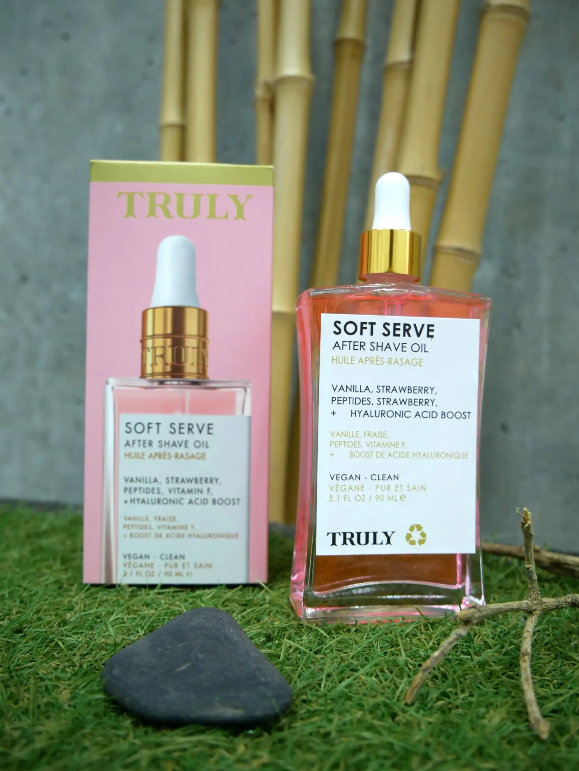 Envase del aceite Truly after shave