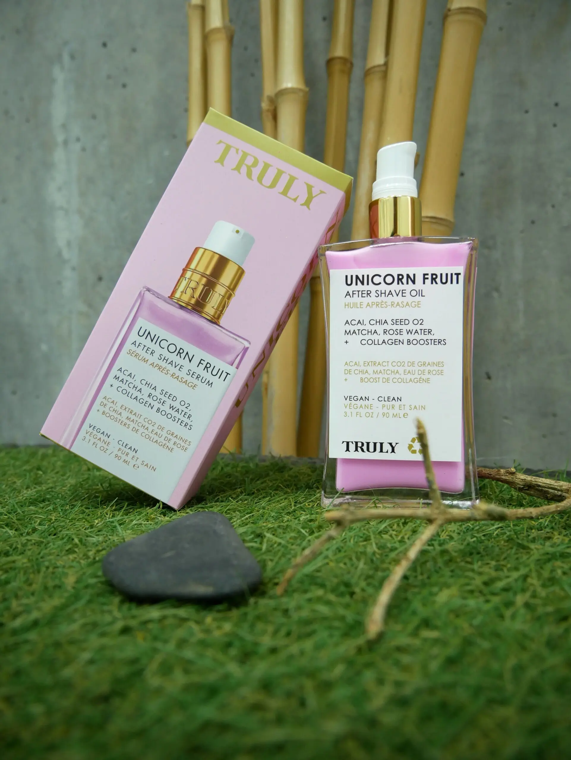 Envase del Unicorn Fruit Serum Truly