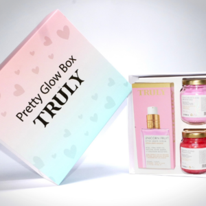Pretty Glow Box Truly con los cuatro productos incluidos