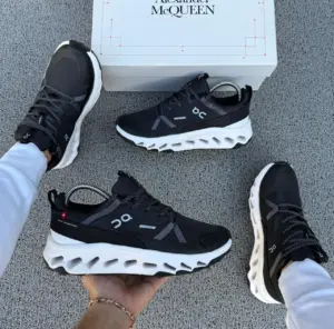 Zapatillas On Running Cloudstratus 4 Hombre Amortiguación Avanzada - Reducen el impacto en cada pisada urbana