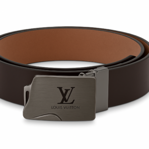 Correa reversible Louis Vuitton de neotextil con hebilla metálica mate grabada, en tonos marrón oscuro y café claro, vista en ángulo.