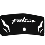 Guarda barro delantero negro para Pulsar NS 200 con diseño de la palabra pulsar en blanco y gráficos laterales tipo rayo.