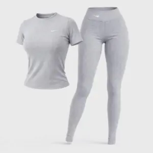 Conjunto deportivo mujer gris claro talla L de camiseta y leggins - Moldea tu figura y garantiza total comodidad durante tus entrenamientos diarios