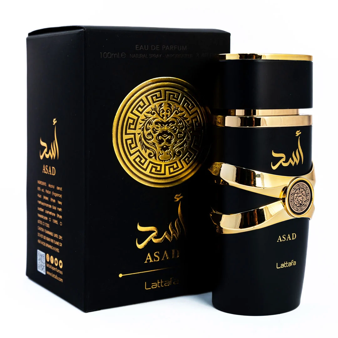 Perfume oriental Lattafa Asad Eau de Parfum de 100 ml en frasco negro mate con detalles dorados y caja a juego sobre fondo blanco.