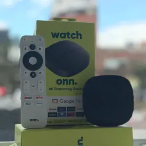 Onn 4K Streaming Box con Google TV y Control por Voz - Convierte tu Televisor