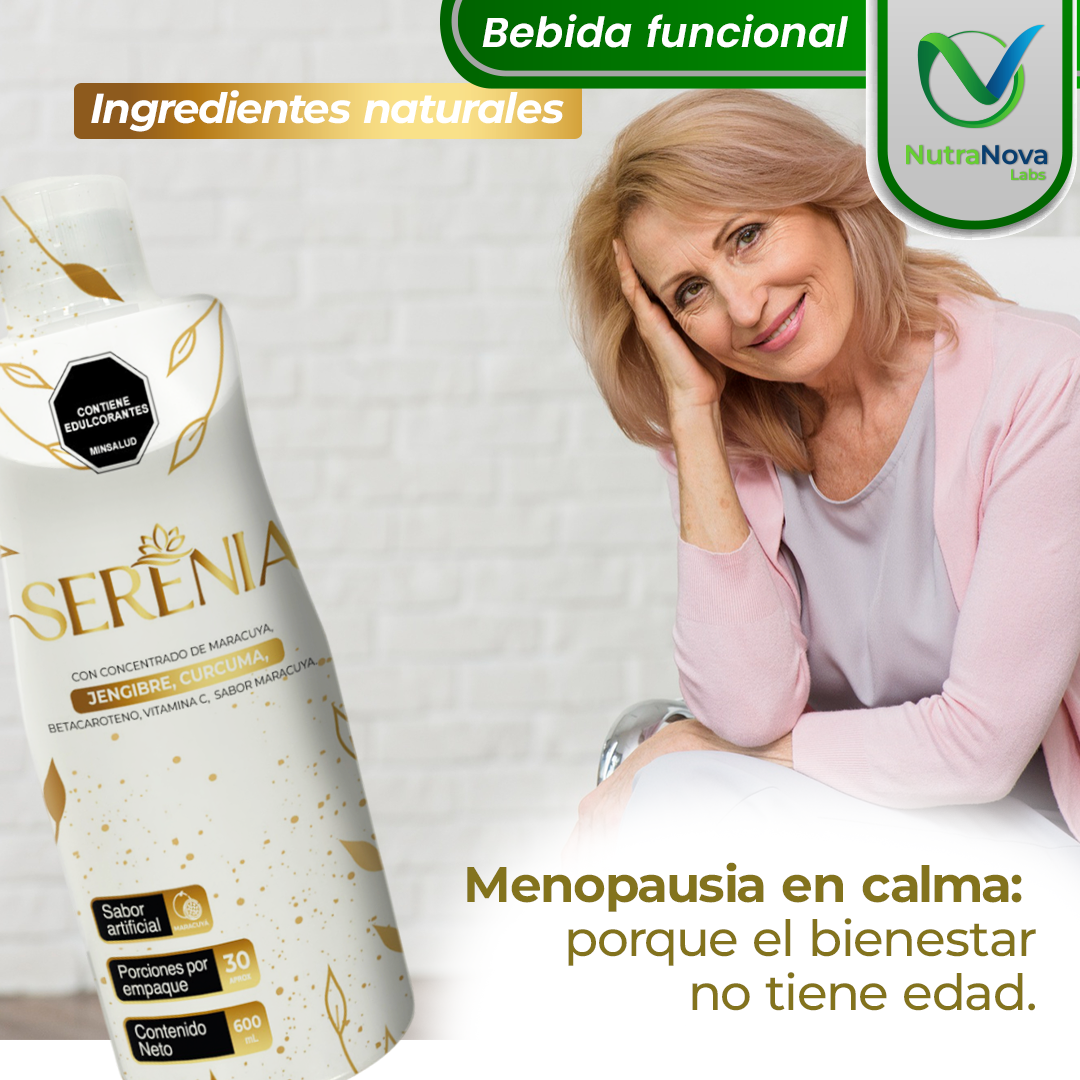 Botella blanca de 600 ml con detalles dorados de Serenia Nutranova, bebida funcional con maracuyá y jengibre, junto a mujer madura sonriente.