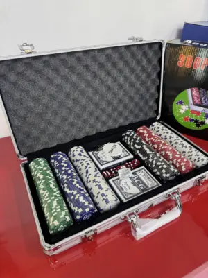 Juego de Poker de 300 Fichas en Maletín Metálico - Organiza torneos profesionales con amigos en casa