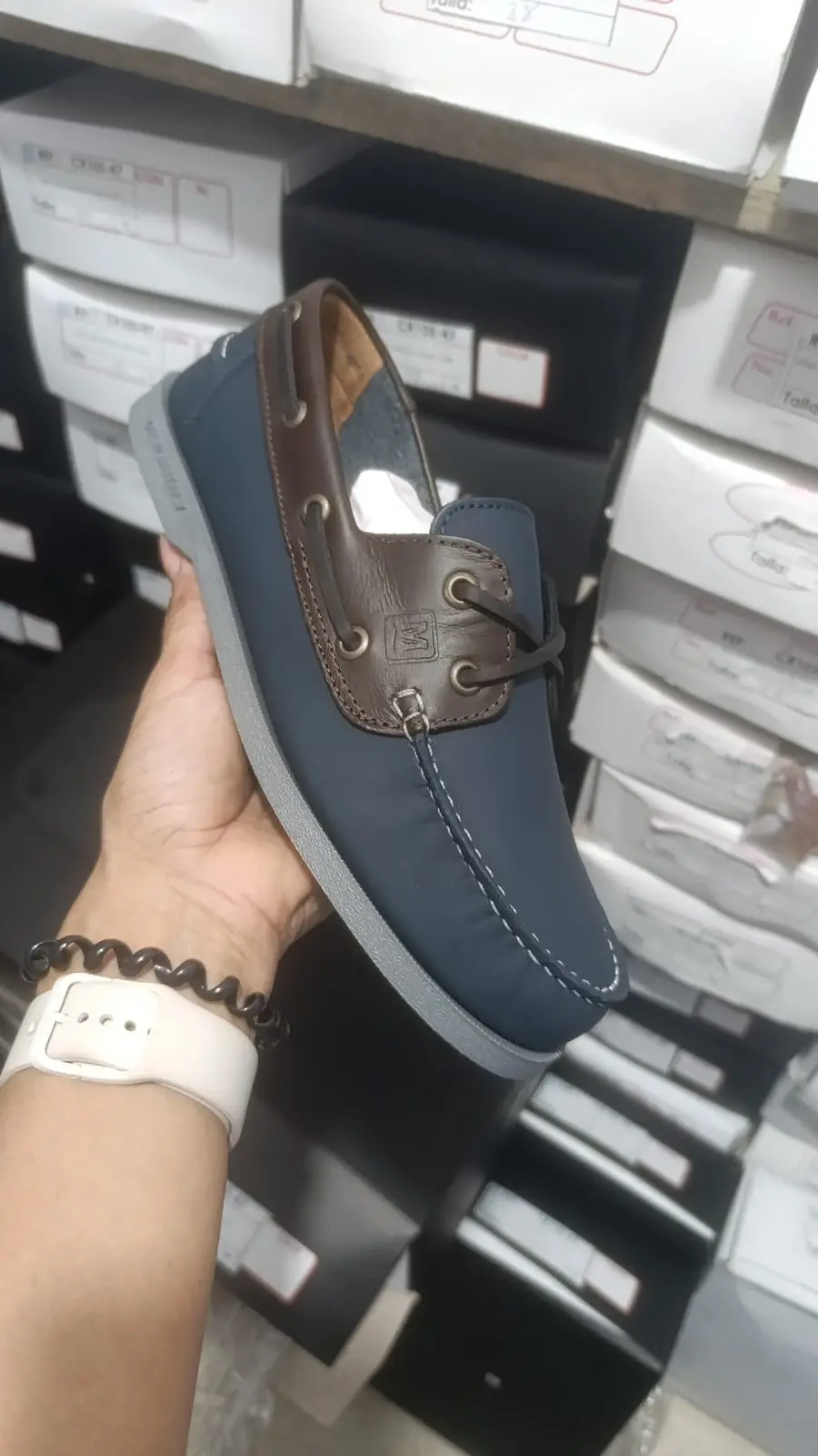 Sperry Cafe con Negro Suela Negra