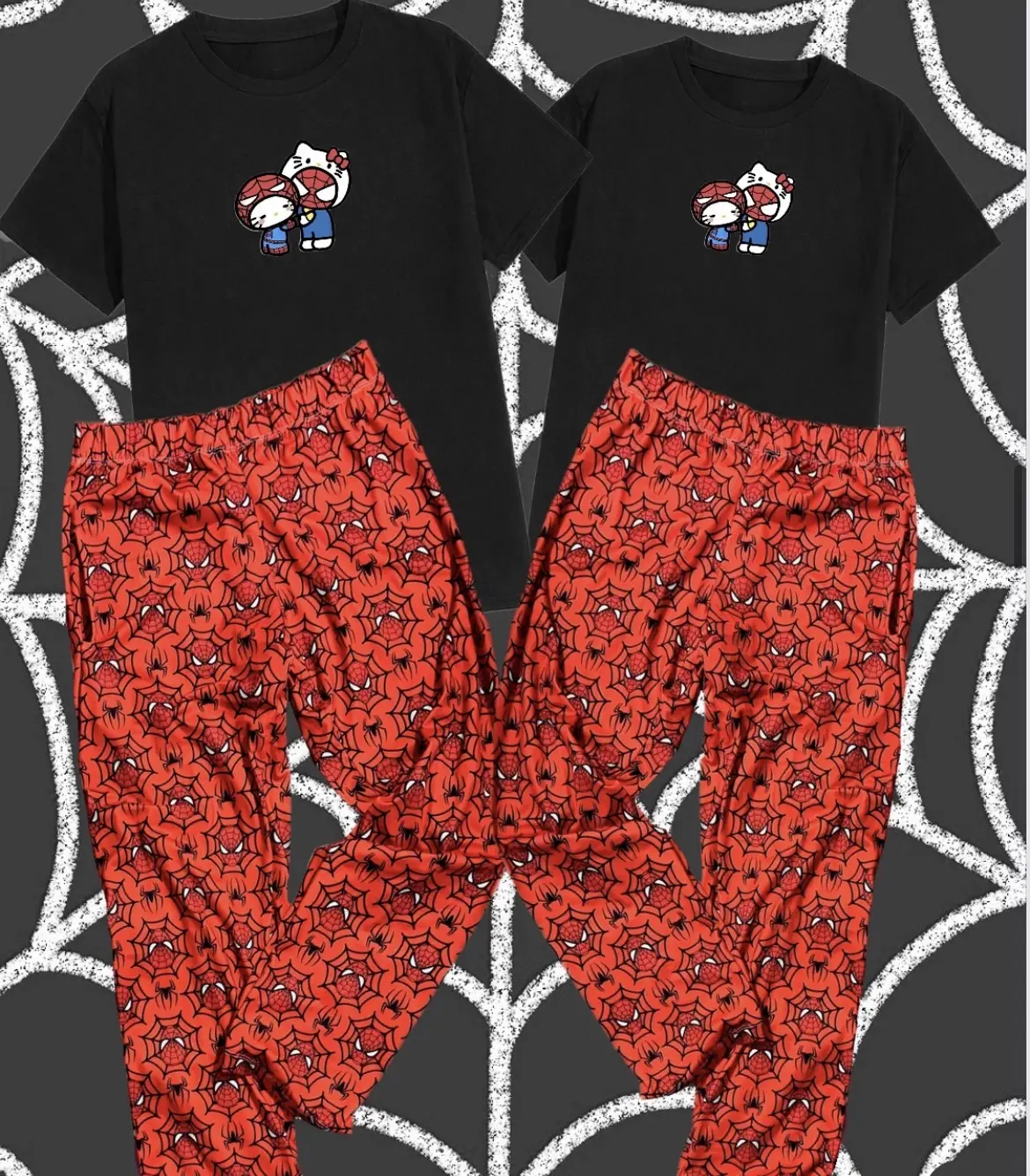 Conjunto de pijama para pareja con camiseta negra con dibujo de personajes y pantalón rojo con estampado de telarañas negras.