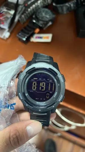 Set x5 Reloj deportivo digital resistente al agua para entrenamiento y uso diario - Controla tu tiempo con precisión mientras realizas tus actividades físicas