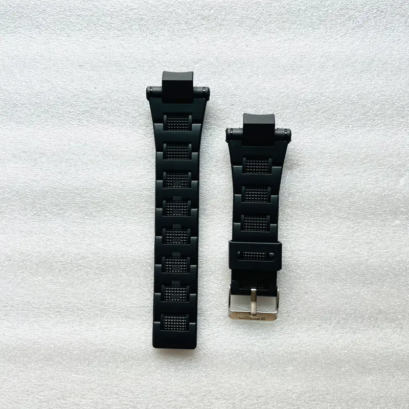 Correa de silicona negra segmentada para reloj Sanda 6008 con hebilla metálica, dispuesta en dos piezas sobre fondo blanco.