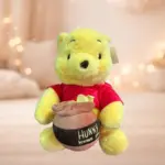 Peluche Winnie Pooh clásico con suéter rojo y tarro de miel - Brinda abrazos reconfortantes y decora habitaciones infantiles - Imagen 2
