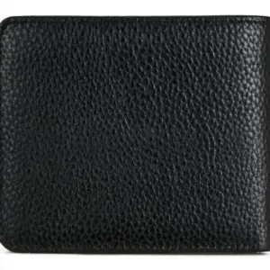 Billetera negra para hombre con textura de cuero granulado, vista frontal de diseño plegable cerrado.