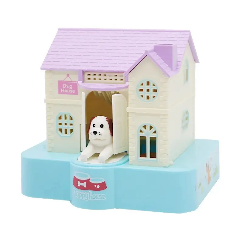 Alcancia interactiva de casa de perro en tonos beige y celeste con techo lila, puerta abierta y perrito asomado.