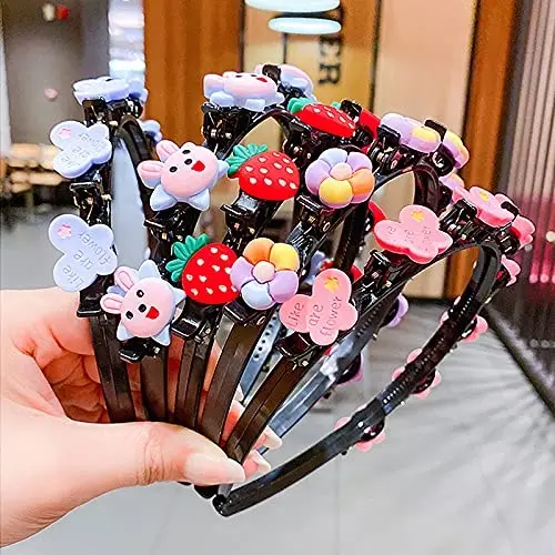 Diademas negras infantiles con decoraciones en relieve de fresas, conejitos y flores coloridas, mostradas en un conjunto variado.