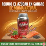 Frasco de Triple Red Omega 3 6 9 de 1000 mg sobre tabla de madera con salmón, camarones, chía y cápsulas rojas.